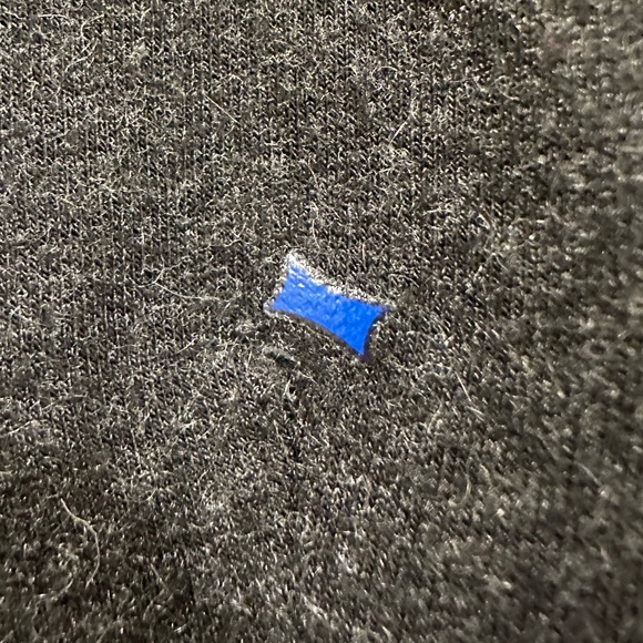 Kit and Ace - Men’s (M) - Cashmere V-Neck Sweater - Picture 4 of 5